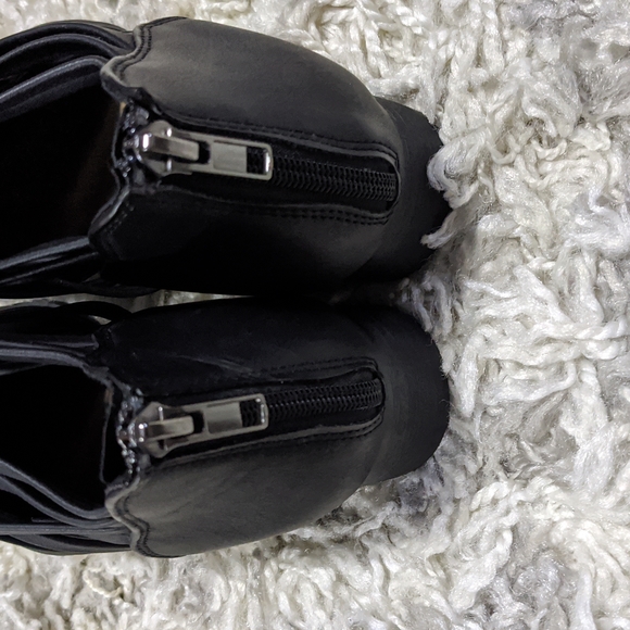 Basic black booties size 8.5 - Picture 4 of 4